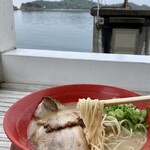 小豆島ラーメンHISHIO - いちおう持ち上げててみた