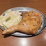 Oi demai - 若鶏骨付鳥❤️
                        美味しいけど胡椒効きすぎて辛いー(；´Д`)