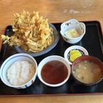 バウムクーヘン - 名物ジャンボかき揚げ定食