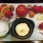 酒肴商店 アジト - フルーツトマト4種盛り(上下逆？)