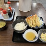 久万代食堂 - 天ぷら定食 税込900円（R5.12時点）