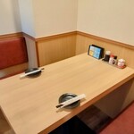 串治郎 - テーブル席