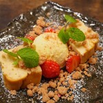 NOBI - 桜のテリーヌ　アイス添え　800円