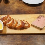 NOBI - 白レバーのパテ　バケット添え　800円