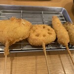 Kushi Katsu Ittoku - 左から、玉ねぎ、レンコン、豚、牛