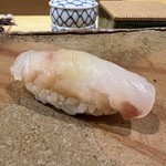 鮨　まつ本 - ヒラメ昆布締め