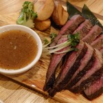 Koshitsu Izakaya Kiwamiya - 国産牛肉ももステーキ
