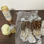 Kushi Yaki Kaabou - 焼き鳥おまかせ2000円 キャベツとレモン汁付き