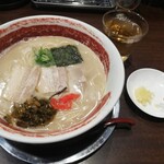 長浜ラーメン 麺王 - 長浜ラーメン7※0円(大蒜2片潰した)