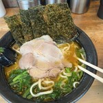 家系ラーメン 傳助 - 