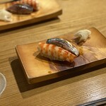 八 総本店 - コース内のお寿司2貫