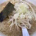 ハッスルラーメン ホンマ - ハッスルラーメン(もやしトッピング)