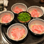 YORONIKU TOKYO AZABUDAIHILLS - 2杯目は花山椒とタケノコのごはん、お肉のせた茶漬け