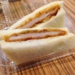 まん福ベーカリー - カツサンド 200円