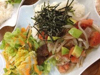 LUANA - アヒポキアボカド丼. ¥780