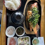 魚屋直営食堂　魚まる - 