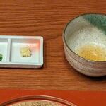 北新地しゃぶしゃぶすき焼き きらく - 来店時のお食事 煮る前の稲庭うどんの薬味など(コース料理 翡翠~かわせみ~コース)