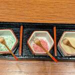 北新地しゃぶしゃぶすき焼き きらく - 極上霜降り牛タンの薬味(コース料理 翡翠~かわせみ~コース)