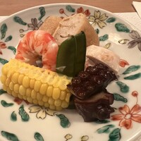 青華こばやし - 稲荷寿司、とうもろこし、タコ、鶏肉