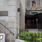 北新地しゃぶしゃぶすき焼き きらく - 店舗が入っているビル(店舗はBF1F)