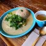 マテリアル カフェ - 鶏とキャベツの豆乳グリーンカレー