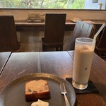 KUSA.喫茶 - ラムフルーツケーキ&アイスカフェオレ