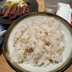 Aji No Gyuu Tan Kisuke - 特切り厚焼定食(3枚6切)(無料で麦飯大盛り)