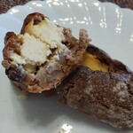 ラトリエ ドゥ プレジール - パン オ ノワ エ レザン オ フロマージュ