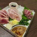 Tamachini Senbane - 肉刺し三種盛り（1,280円）