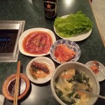 Namusan En - 手前の大きな器は玉子スープ