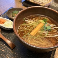 九つ井 本店 - かけそば(温)  900円 九つ井 本店 - かけそば(温)  900円