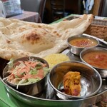 Indian Restaurant MEERA - ダブルカレーセット╰(*´︶`*)╯♡