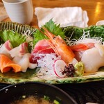 カニと海鮮丼 かじま - 料理写真: