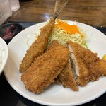 梅よし 不動前店 - ミックスフライ(チキンカツ、ハムカツ、アジ1/2)