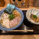 Menya Jinno Ito - 濃厚鶏白湯醤油ラーメン＆とり皮ご飯