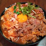 ひだまり庵 - 3種盛肉丼(並)900円