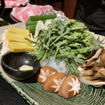 Oni Ha Soto Fuku Ha Uchi - すき焼き  道産黒毛和牛A4肩ロースコース  お野菜