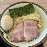 大勝軒 てつ - 特製みそつけ麺　麺　グリルｘ１　iPhone15 Pro メインカメラ