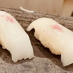 Sushi Hiraku - アオリイカ(京都、左)とスミイカ(兵庫)の食べ比べ