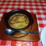 OSTERIA NAKANO - からパッチァ　オニオンスープグラタン　玉ねぎの甘さが、フランスパン？、チーズと合わさってめちゃくちゃ濃厚＋熱いです