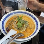 毛家麺店 - 擔擔麵