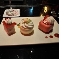 DINING & BAR TABLE 9 TOKYO - 