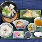 Hinoya - 湯豆腐定食（期間限定）・・・ 1,800円　※ただし11月は、別メニューとなります。