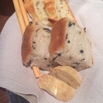 ラ・ロカンダ - パンはグリッシーニを入れて４種類。