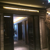 ラ・ロカンダ ザ・リッツ・カールトン京都 - これがお店のエントランス。