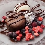 熔浆巧克力蛋糕加香草冰淇淋