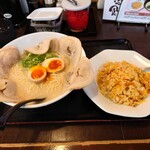 長浜ラーメン小太郎 諫早バイパス店 - 