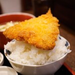 Ginza Honjin - 一口の食感が美味しさを呼ぶアジフライ！