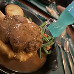 GOLDEN CROCUS INN - Innkeeper's Special Braised Lamp Shank