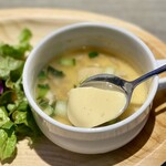 AQUA Table - 茶碗蒸し入りのスープ